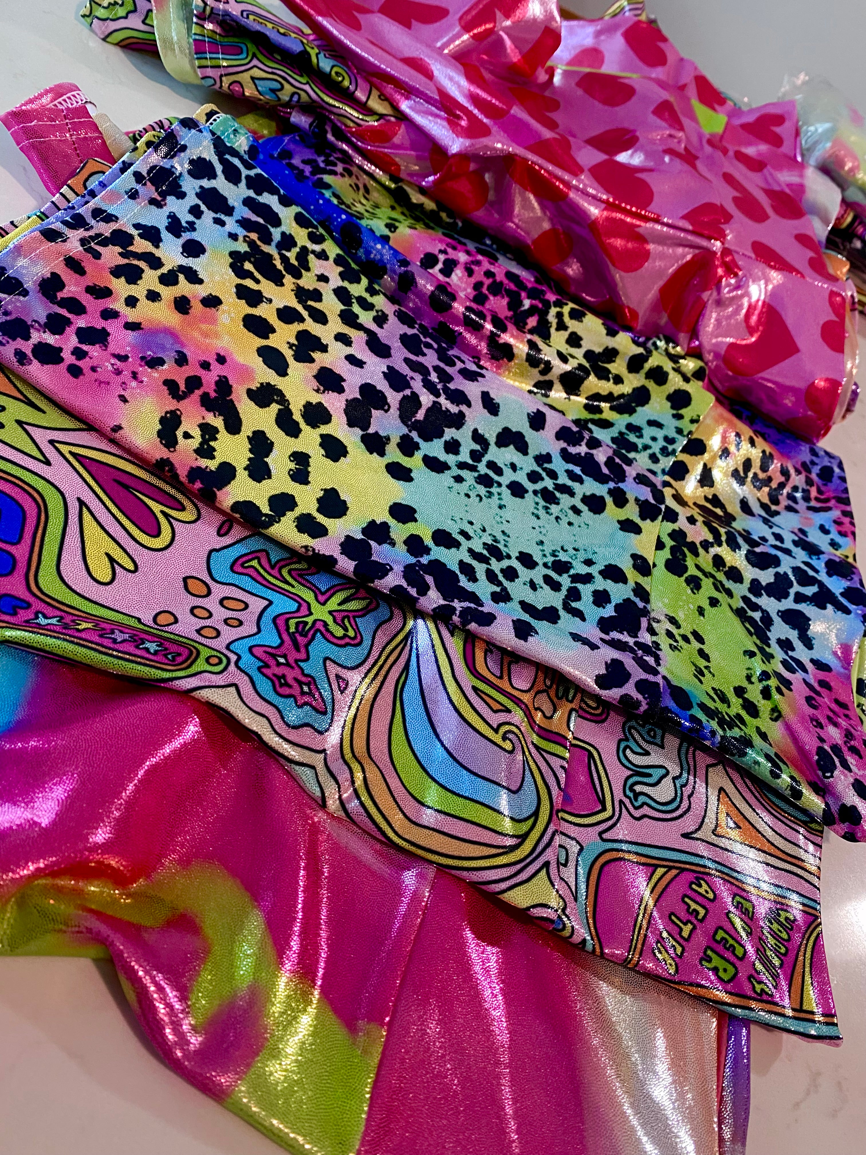 GLITTER Sculpting High-Waist Compression Yoga Shorts | Colorful Panther Dots