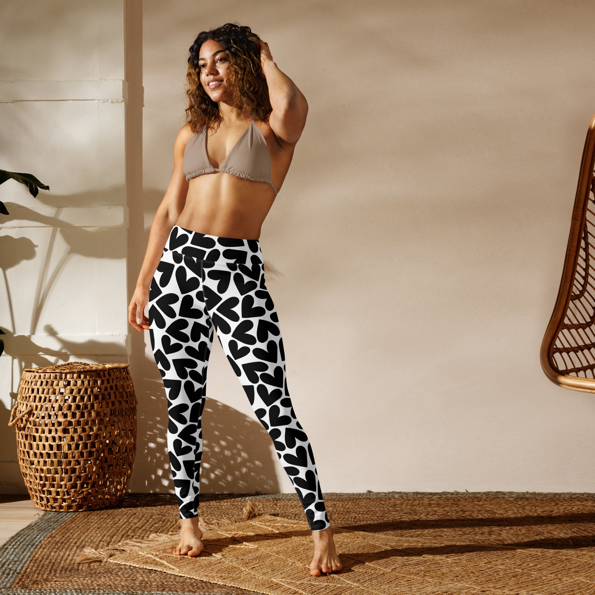 Marshmallow Soft Stretch High-Rise Yoga Leggings | Black and White Hearts